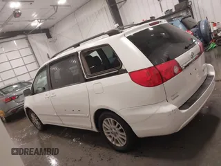 2009 Toyota Sienna XLE с VIN 5TDZK22C99S241277, выставлен на аукционе IAAI как лот 42300156 с пробегом 175 408 миль миль и . История ставок и продаж доступна на DreamBid. Изображение 14.