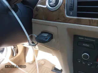 2007 BMW 3 Series 328xi с VIN WBAVT73577FZ35744, выставлен на аукционе IAAI как лот 41945740 с пробегом 158 884 миль миль и . История ставок и продаж доступна на DreamBid. Изображение 11.