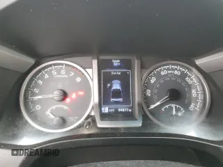 2017 Toyota Tacoma SR5 z VIN 3TMCZ5AN7HM094624, wystawiony jako Copart lot #58166405 z przebiegiem 84 877 mil mil oraz Szkoda całkowita • Salvage title. Historia ofert i sprzedaży dostępna na DreamBid. Obrazek 9.