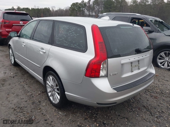 2009 Volvo V50 2.4L with VIN YV1MW382592450021, listed as a IAAI auction lot 41548748 with 155,631 mi miles. Bid and sale history available at carsss.com. Image 3.
