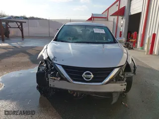 2018 Nissan Altima 2.5 SL with VIN 1N4AL3AP5JC264698, listed as a IAAI auction lot 41018548 with 84,197 mi miles. Bid and sale history available at carsss.com. Image 13.