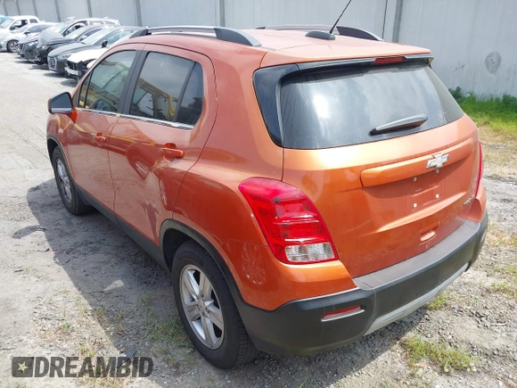 2015 Chevrolet Trax LT with VIN KL7CJLSB1FB099920, listed as a IAAI auction lot 42045665 with 112,198 mi miles. Bid and sale history available at carsss.com. Image 3.