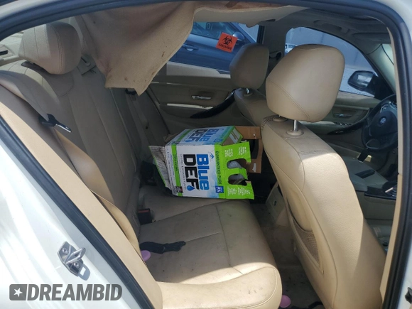 2013 BMW 3 Series 328i с VIN WBA3A5G53DNP24618, выставлен на аукционе Copart как лот 61731845 с пробегом 207 434 миль миль и Списание • Salvage title. История ставок и продаж доступна на DreamBid. Изображение 10.