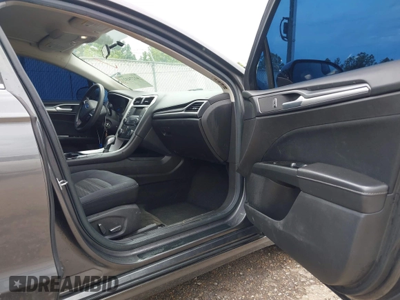 2016 Ford Fusion SE z VIN 3FA6P0H77GR367727, wystawiony jako IAAI lot #42274323 z przebiegiem 309 852 mil mil oraz . Historia ofert i sprzedaży dostępna na DreamBid. Obrazek 5.
