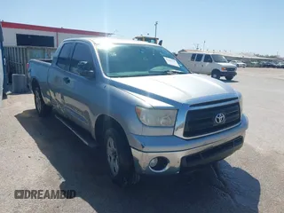 2010 Toyota Tundra z VIN 5TFRM5F11AX019089, wystawiony jako IAAI lot #41584147 z przebiegiem 290 360 mil mil oraz . Historia ofert i sprzedaży dostępna na DreamBid. Obrazek 1.