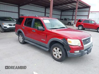 2006 Ford Explorer XLT z VIN 1FMEU73EX6UB53623, wystawiony jako IAAI lot #42451173 z przebiegiem 239 057 mil mil oraz . Historia ofert i sprzedaży dostępna na DreamBid. Obrazek 1.