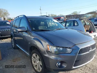 2011 Mitsubishi Outlander SE z VIN JA4AS3AW7BU020710, wystawiony jako IAAI lot #41886025 z przebiegiem 195 234 mil mil oraz . Historia ofert i sprzedaży dostępna na DreamBid. Obrazek 1.