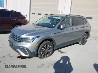 2024 Volkswagen Tiguan S с VIN 3VVFB7AX3RM045163, выставлен на аукционе IAAI как лот 41280613 с пробегом 7 705 миль миль и . История ставок и продаж доступна на DreamBid. Изображение 20.