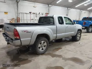 2008 Toyota Tacoma with VIN 5TEUU42N18Z494984, listed as a IAAI auction lot 41949944 with 142,657 mi miles. Bid and sale history available at carsss.com. Image 4.