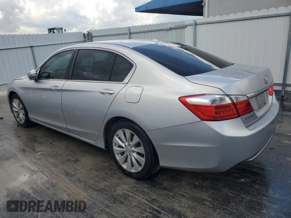 2014 Honda Accord Sedan EX-L with VIN 1HGCR2F88EA066682, listed as a Copart auction lot 71358384 with 152,489 mi miles and Clean Title. Bid and sale history available at carsss.com. Image 2.