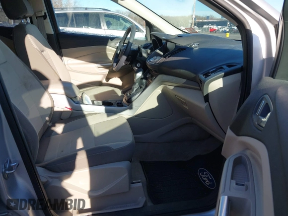 2014 Ford Escape SE with VIN 1FMCU9G97EUC53967, listed as a IAAI auction lot 41176868 with 176,413 mi miles. Bid and sale history available at carsss.com. Image 5.
