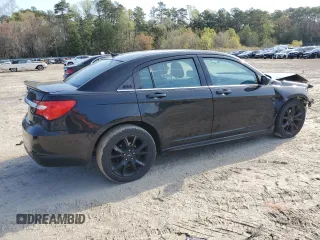 2014 Chrysler 200 Limited z VIN 1C3CCBCG1EN191628, wystawiony jako Copart lot #52771395 z przebiegiem 140 340 mil mil oraz Tytuł czysty. Historia ofert i sprzedaży dostępna na DreamBid. Obrazek 3.