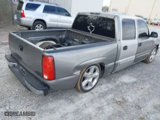2006 Chevrolet Silverado 1500 LT1 with VIN 2GCEC13T661222743, listed as a IAAI auction lot 41837694 with 205,426 mi miles. Bid and sale history available at carsss.com. Image 4.