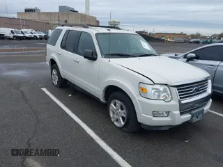 2010 Ford Explorer XLT with VIN 1FMEU7DE1AUA64854, listed as a IAAI auction lot 41951340 with 113,390 mi miles. Bid and sale history available at carsss.com. Image 1.