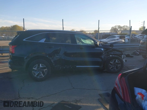 2021 Kia Sorento EX with VIN KNDRH4LG6M5041936, listed as a IAAI auction lot 41875833 with 85,848 mi miles and . Bid and sale history available at DreamBid. Image 13.
