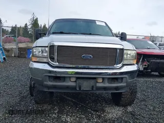 2001 Ford Super Duty F-250 XL with VIN 1FTNX21S01EB08460, listed as a IAAI auction lot 41890597 with 218,302 mi miles. Bid and sale history available at carsss.com. Image 12.
