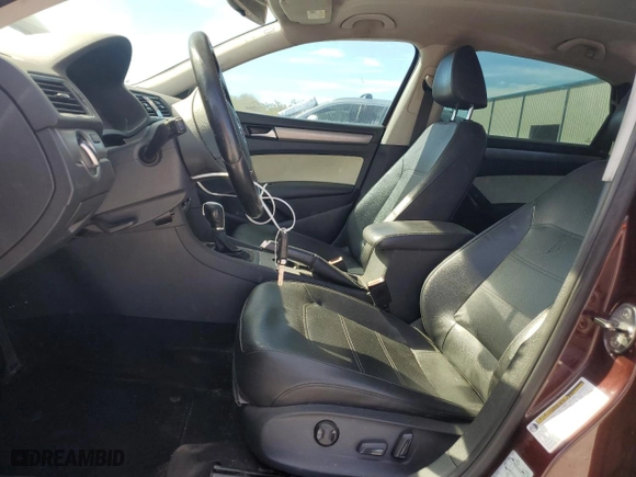 2014 Volkswagen Passat SE with VIN 1VWBP7A31EC005846, listed as a Copart auction lot 47984135 with 169,256 mi miles and Salvage Title. Bid and sale history available at carsss.com. Image 7.