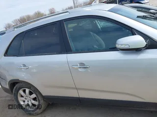 2011 Kia Sorento LX with VIN 5XYKT3A13BG144387, listed as a IAAI auction lot 42061865 with 67,457 mi miles. Bid and sale history available at carsss.com. Image 13.