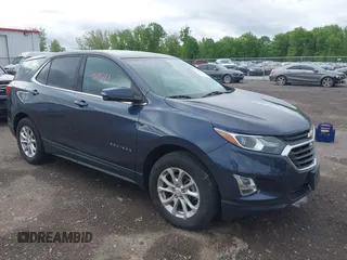 2019 Chevrolet Equinox LT z VIN 3GNAXUEV0KL317365, wystawiony jako IAAI lot #42295121 z przebiegiem 53 627 mil mil oraz . Historia ofert i sprzedaży dostępna na DreamBid. Obrazek 1.