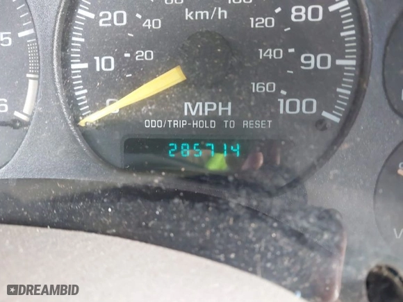 2000 GMC Jimmy SLE Convenience with VIN 1GKDT13W8Y2168245, listed as a IAAI auction lot 41348643 with 285,714 mi miles. Bid and sale history available at carsss.com. Image 15.