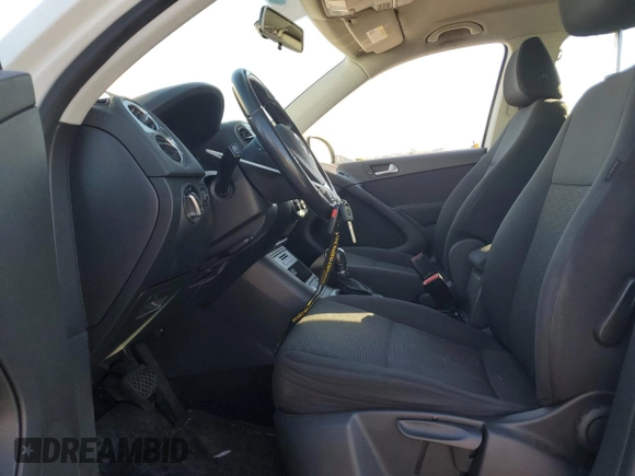 2017 Volkswagen Tiguan S with VIN WVGAV7AXXHK050927, listed as a Copart auction lot 49633085 with 78,155 mi miles and Salvage Title. Bid and sale history available at DreamBid. Image 7.
