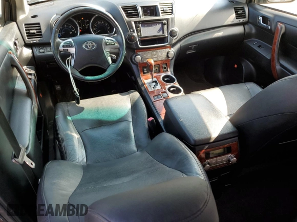 2013 Toyota Highlander Limited with VIN JTEDC3EH7D2014539, listed as a Copart auction lot 61906615 with 266,912 mi miles and Clean title. Bid and sale history available at DreamBid. Image 8.