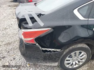 2015 Nissan Altima 2.5 with VIN 1N4AL3AP3FC176837, listed as a IAAI auction lot 41843408 with 185,466 mi miles. Bid and sale history available at carsss.com. Image 6.