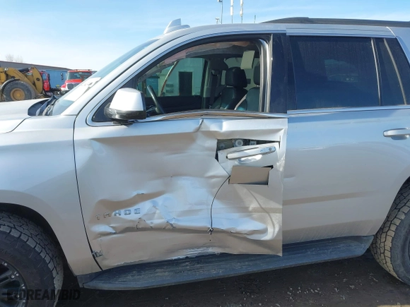 2019 Chevrolet Tahoe LT with VIN 1GNSKBKC4KR388622, listed as a IAAI auction lot 41643966 with 96,298 mi miles. Bid and sale history available at carsss.com. Image 6.