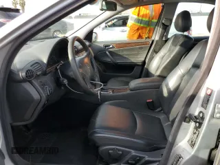 2003 Mercedes-Benz C 240 с VIN WDBRF61J43F336332, выставлен на аукционе Copart как лот 45718375 с пробегом 158 722 миль миль и Списание • Salvage title. История ставок и продаж доступна на DreamBid. Изображение 7.