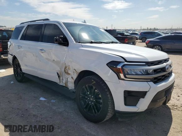 2024 Ford Expedition XLT with VIN 1FMJU1H84REA28212, listed as a Copart auction lot 46956805 with 28,507 mi miles and Salvage Title. Bid and sale history available at carsss.com. Image 4.