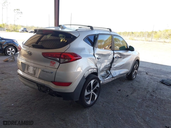 2017 Hyundai Tucson Value with VIN KM8J33A27HU418441, listed as a IAAI auction lot 41812422 with 111,406 mi miles. Bid and sale history available at carsss.com. Image 4.