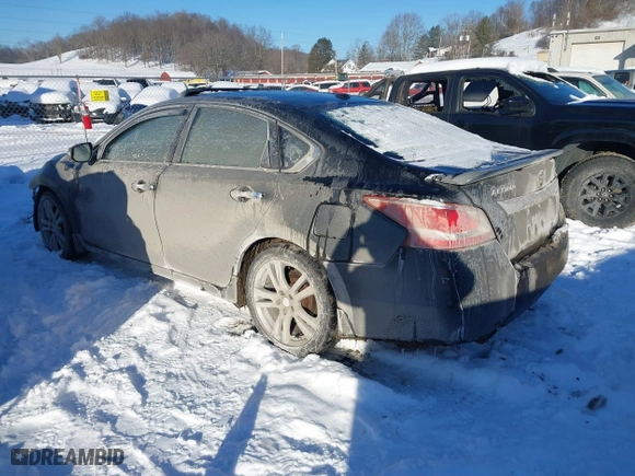 2013 Nissan Altima 3.5 SL with VIN 1N4BL3AP8DC153233, listed as a IAAI auction lot 41368756 with 141,831 mi miles. Bid and sale history available at carsss.com. Image 3.