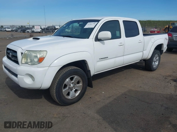 2005 Toyota Tacoma PreRunner with VIN 5TEKU72N55Z069188, listed as a IAAI auction lot 41561796 with 233,474 mi miles. Bid and sale history available at carsss.com. Image 17.