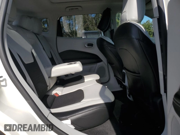 2018 Jeep Compass Latitude z VIN 3C4NJDBB1JT116630, wystawiony jako Copart lot #83692574 z przebiegiem 74 654 mil mil oraz Szkoda całkowita • Salvage title. Historia ofert i sprzedaży dostępna na DreamBid. Obrazek 11.