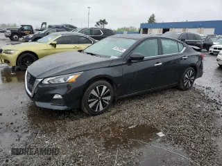 2021 Nissan Altima SV z VIN 1N4BL4DV0MN367136, wystawiony jako Copart lot #56726955 z przebiegiem 38 879 mil mil oraz Szkoda całkowita • Salvage title. Historia ofert i sprzedaży dostępna na DreamBid. Obrazek 1.