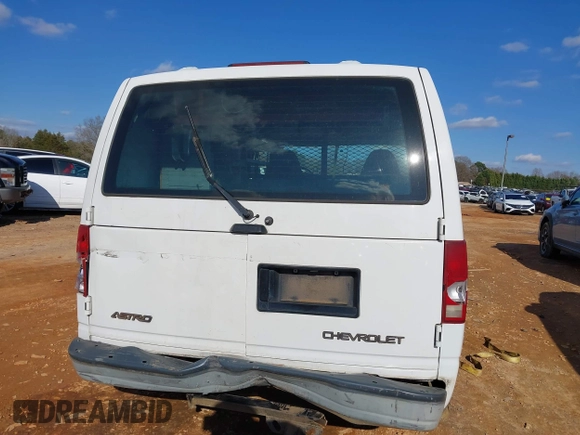 2000 Chevrolet Astro Cargo Van with VIN 1GCDM19W8YB190830, listed as a IAAI auction lot 41632529 with 278,111 mi miles. Bid and sale history available at carsss.com. Image 16.