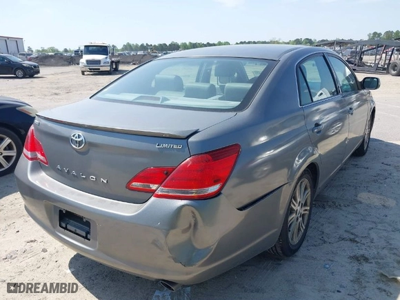2006 Toyota Avalon XL with VIN 4T1BK36B86U150643, listed as a IAAI auction lot 42036491 with 310,209 mi miles. Bid and sale history available at carsss.com. Image 6.
