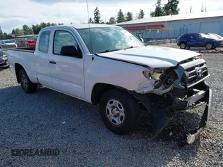 2015 Toyota Tacoma z VIN 5TFTX4CN0FX060593, wystawiony jako IAAI lot #42504050 z przebiegiem 82 054 mil mil oraz . Historia ofert i sprzedaży dostępna na DreamBid. Obrazek 1.