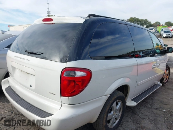 2005 Dodge Caravan SXT with VIN 2D4GP44L15R224531, listed as a IAAI auction lot 41590755 with 141,214 mi miles and . Bid and sale history available at DreamBid. Image 4.