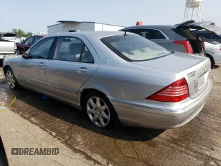 2005 Mercedes-Benz S-Class 5.0L with VIN WDBNG84J95A447218, listed as a Copart auction lot 64822944 with 73,900 mi miles and Salvage Title. Bid and sale history available at carsss.com. Image 2.