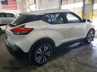 2020 Nissan Kicks SV with VIN 3N1CP5CV9LL567752, listed as a Copart auction lot 42450055 with 78,040 mi miles and Salvage Title. Bid and sale history available at carsss.com. Image 3.