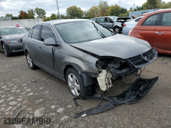 2008 Volkswagen Jetta SE z VIN 3VWRZ71K88M184258, wystawiony jako Copart lot #51010594 z przebiegiem 172 196 mil mil oraz Nie do naprawy • Non repairable. Historia ofert i sprzedaży dostępna na DreamBid. Obrazek 1.