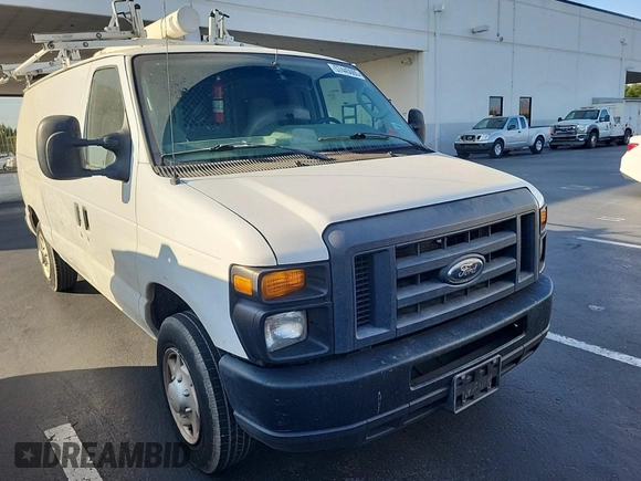 2013 Ford Econoline Cargo Commercial z VIN 1FTNE1EW1DDA61995, wystawiony jako IAAI lot #42516622 z przebiegiem 182 503 mil mil oraz . Historia ofert i sprzedaży dostępna na DreamBid. Obrazek 19.