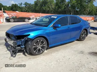 2020 Toyota Camry SE z VIN 4T1G11AK9LU349510, wystawiony jako Copart lot #57454555 z przebiegiem 73 129 mil mil oraz Szkoda całkowita • Salvage title. Historia ofert i sprzedaży dostępna na DreamBid. Obrazek 1.