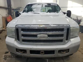 2007 Ford F-350 XL z VIN 1FTWW31P97EB38008, wystawiony jako Copart lot #44713475 z przebiegiem 239 310 mil mil oraz Szkoda całkowita • Salvage title. Historia ofert i sprzedaży dostępna na DreamBid. Obrazek 5.