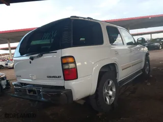 2005 Chevrolet Tahoe LT with VIN 1GNEC13T95R217565, listed as a IAAI auction lot 41361104 with 204,077 mi miles. Bid and sale history available at carsss.com. Image 4.
