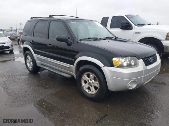 2007 Ford Escape XLT with VIN 1FMYU03107KC08224, listed as a IAAI auction lot 41796105 with 194,640 mi miles. Bid and sale history available at carsss.com. Image 1.