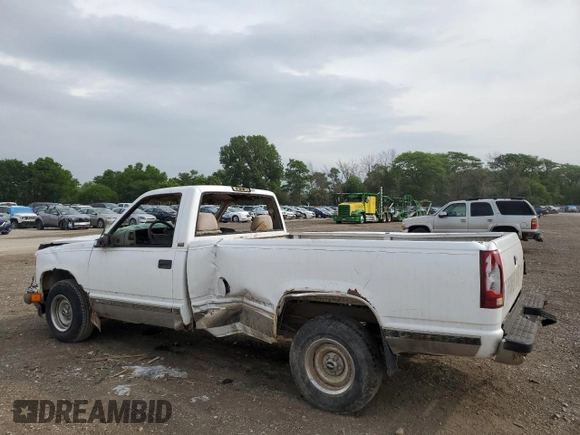 1996 Chevrolet Silverado 1500 with VIN 1GCEC14M5TZ124085, listed as a Copart auction lot 59532234 with 137,619 mi miles and Non Repairable. Bid and sale history available at DreamBid. Image 2.