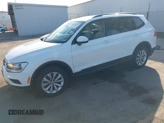 2020 Volkswagen Tiguan S z VIN 3VV1B7AX4LM098567, wystawiony jako IAAI lot #41504191 z przebiegiem 106 012 mil mil oraz . Historia ofert i sprzedaży dostępna na DreamBid. Obrazek 18.