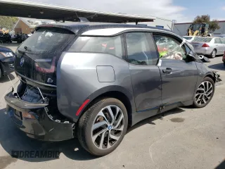 2019 BMW i3 with VIN WBY8P4C59K7D26811, listed as a Copart auction lot 47014304 with 0 mi miles and Salvage Title. Bid and sale history available at carsss.com. Image 3.